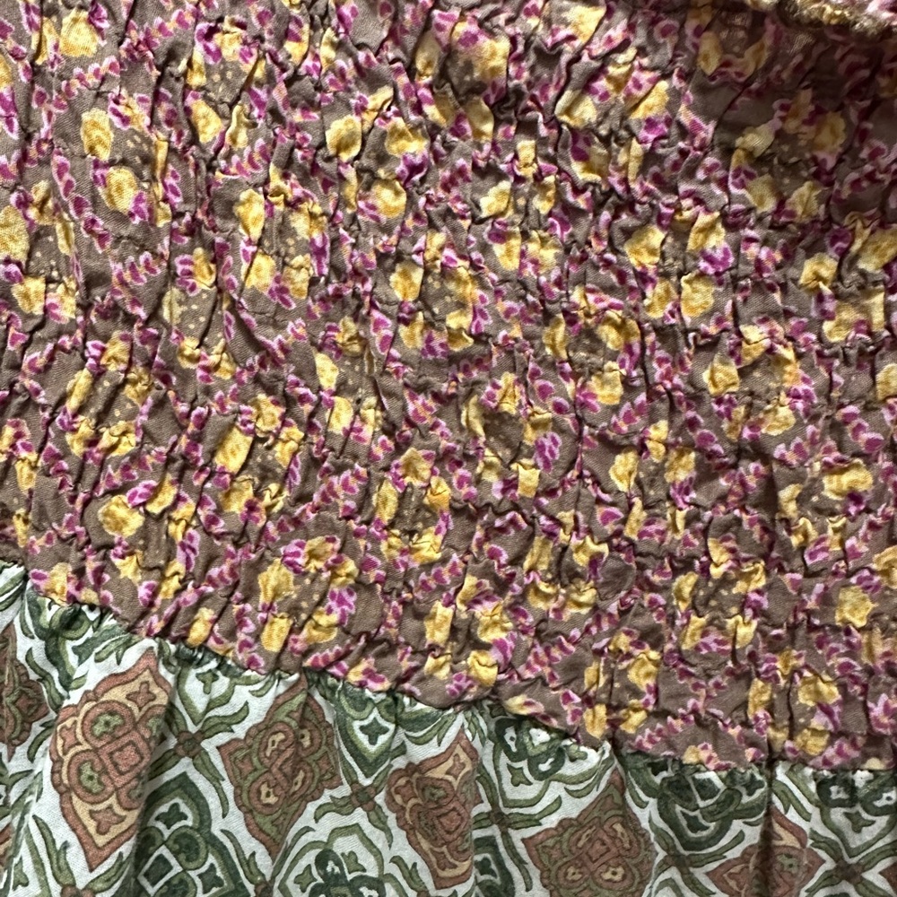 Magic Floral Patterned Garment - Picture 4 of 5